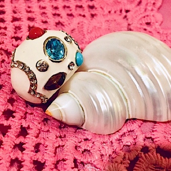 🦋Express White Enamel Stone Dome Ring (6-7)🦋 - Picture 2 of 5